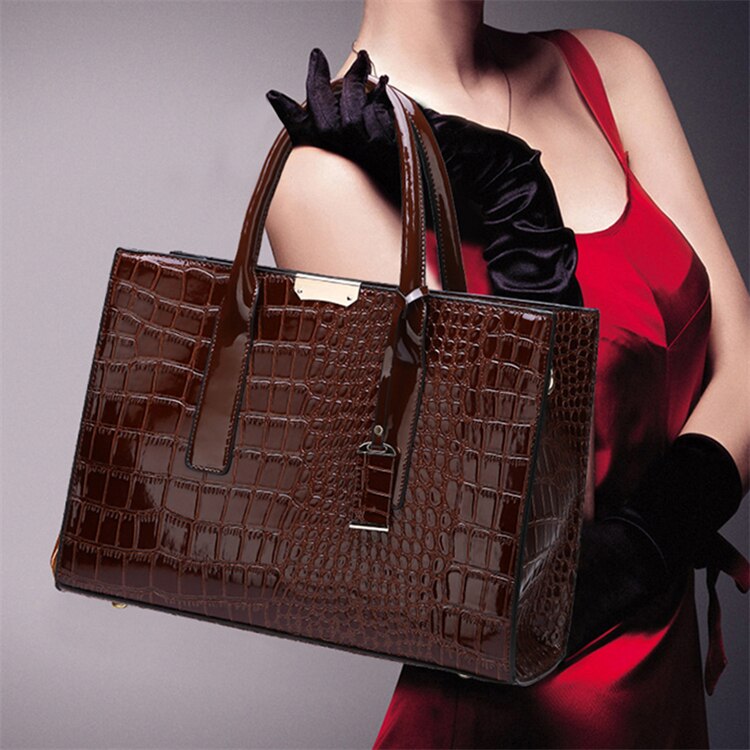bolsa de couro feminina, bolsa feminina de couro, bolsa de ombro, bolsa couro, bolsa em couro, bolsa de ombros,