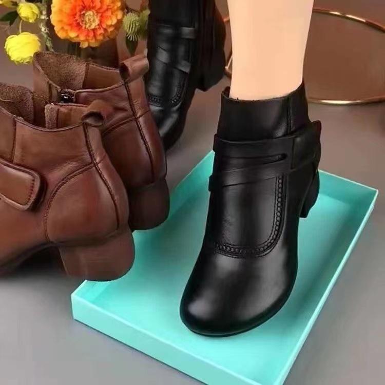 bota cano curto, bota feminina cano curto, bota cano curto feminina, bota preta cano curto, bota cano medio, bota dakota cano curto, bota branca cano curto, botas femininas cano curto, bota bottero cano curto, bota cano curto salto grosso,